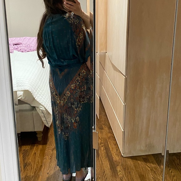 Vintage from 1975 Silk Gown with Paisley Brown and Blue Design Size: Onesize - Picture 6 of 6